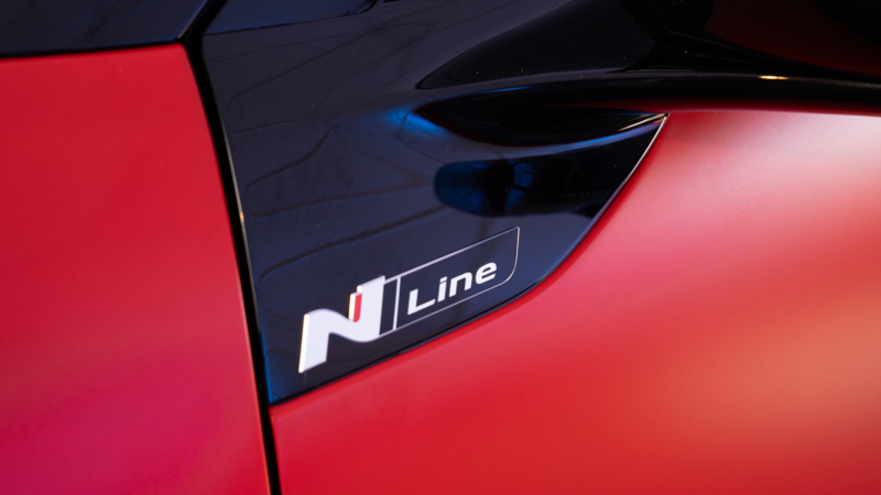 Hyundai IONIQ 3 maakt indruk tijdens onthulling bij Auto Sturm in Goes