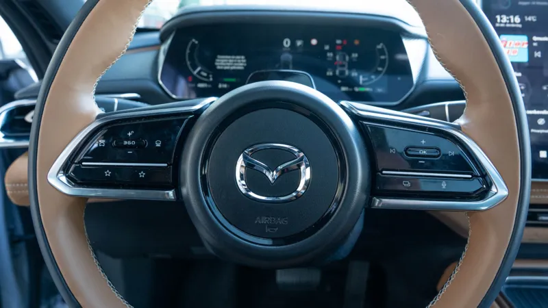 AutoZeelandtest van de Mazda 6e Takumi Plus Long Range