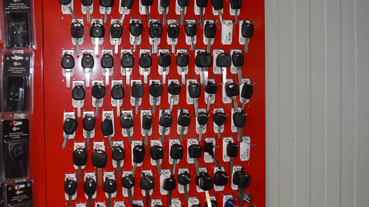 De autosleutelservice van Autobedrijf Van Weele in Krabbendijke