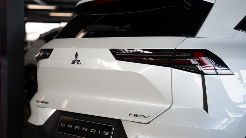 Nieuwe Mitsubishi Eclipse Cross en Grandis geïntroduceerd bij Auto Moret in Terneuzen