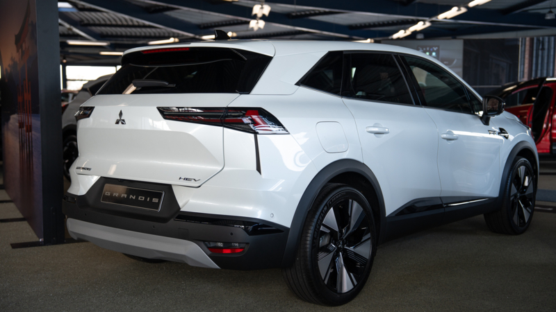 Nieuwe Mitsubishi Eclipse Cross en Grandis geïntroduceerd bij Auto Moret in Terneuzen