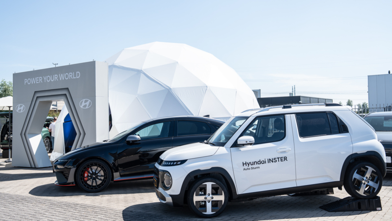 Hyundai IONIQ 3 maakt indruk tijdens onthulling bij Auto Sturm in Goes