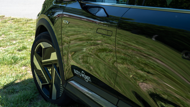 AutoZeeland rijdt de Mitsubishi Eclipse Cross 87 kWh