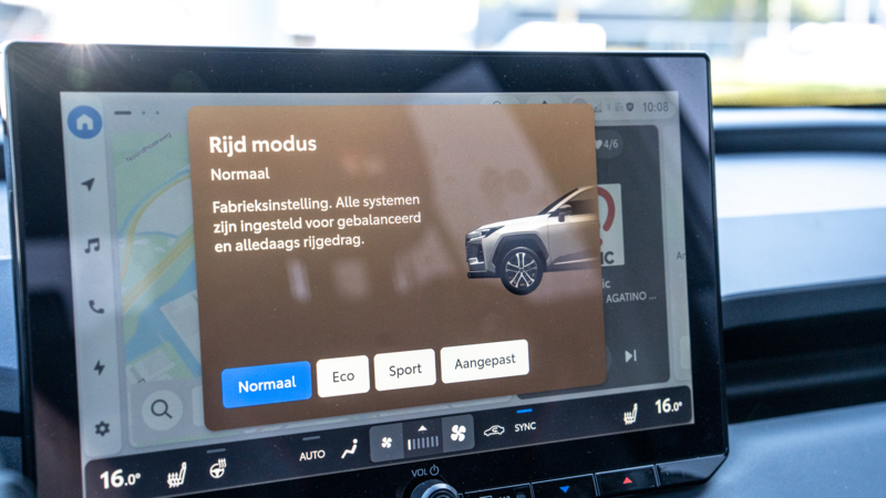AutoZeelandtest van de Toyota RAV4 GR Plug-In-Hybrid 300 Sport