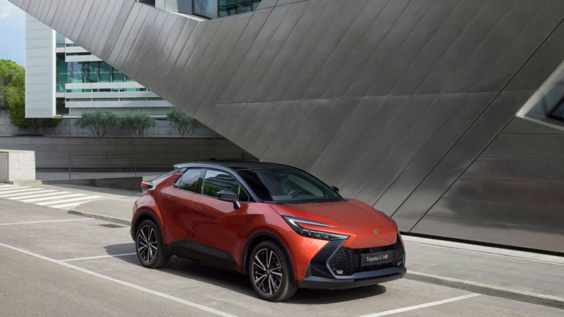 Nieuwe Premium-uitvoering geeft Toyota C-HR een nog gedurfdere stijl