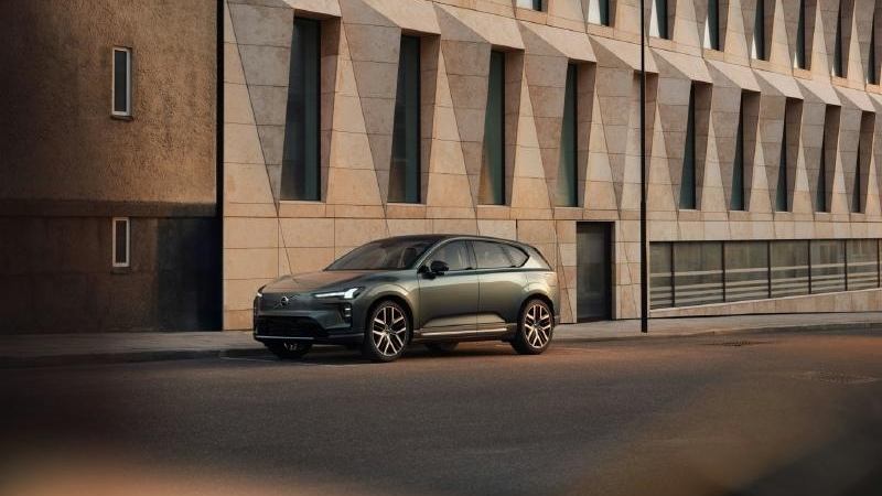 Volvo Cars breidt productie uit om aan de sterke vraag naar de EX60 te voldoen